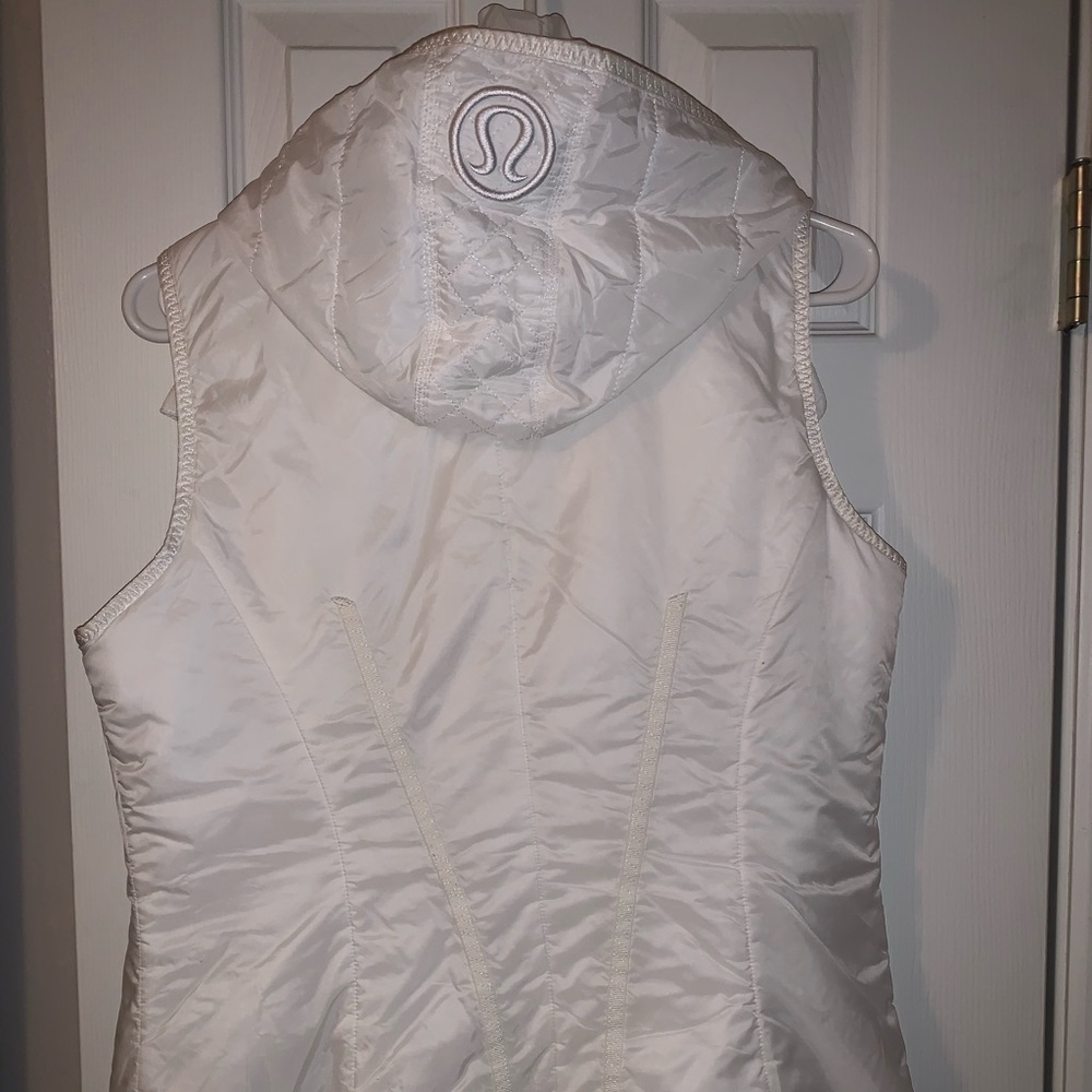 White lululemon vest